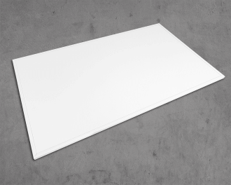 De voorzijde van het paneel is afgewerkt met een hoogwaardige poedercoating met licht gestructureerd mat oppervlak in kleur wit (RAL 9016).