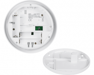 De sirene kan overal gemonteerd worden en werkt draadloos op 3 AA penlite batterijen. Deze gaan gemiddeld 2 jaar mee.