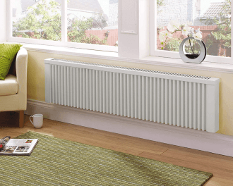 De elektrische radiator wordt geleverd met montagemateriaal voor installatie aan een muur. De radiator zelf is 9 cm diep. Het montagemateriaal is 4 cm diep. In totaal is de opbouwhoogte 13 cm.